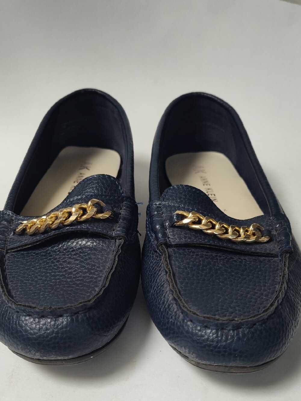 Anne Klein Navy Pebbled Leather Loafers with Gold Chain - Picture 6 of 6